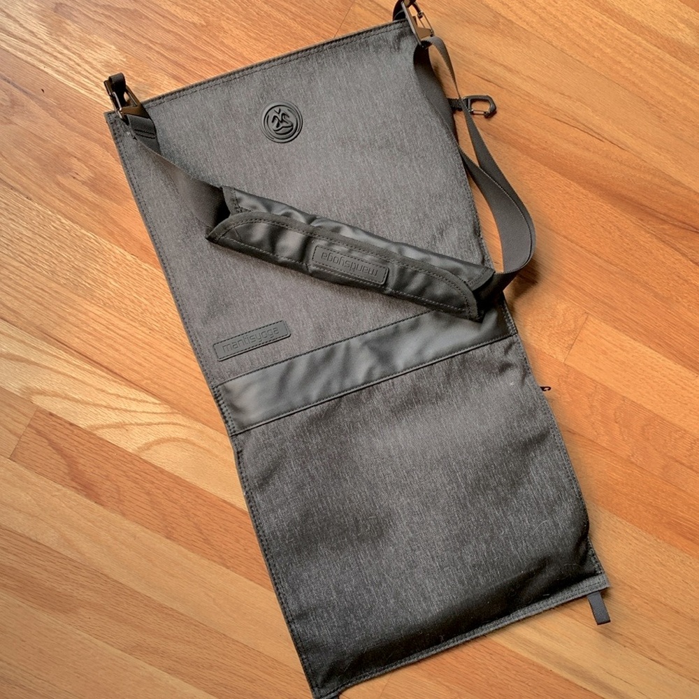 Mantis yoga mat bag